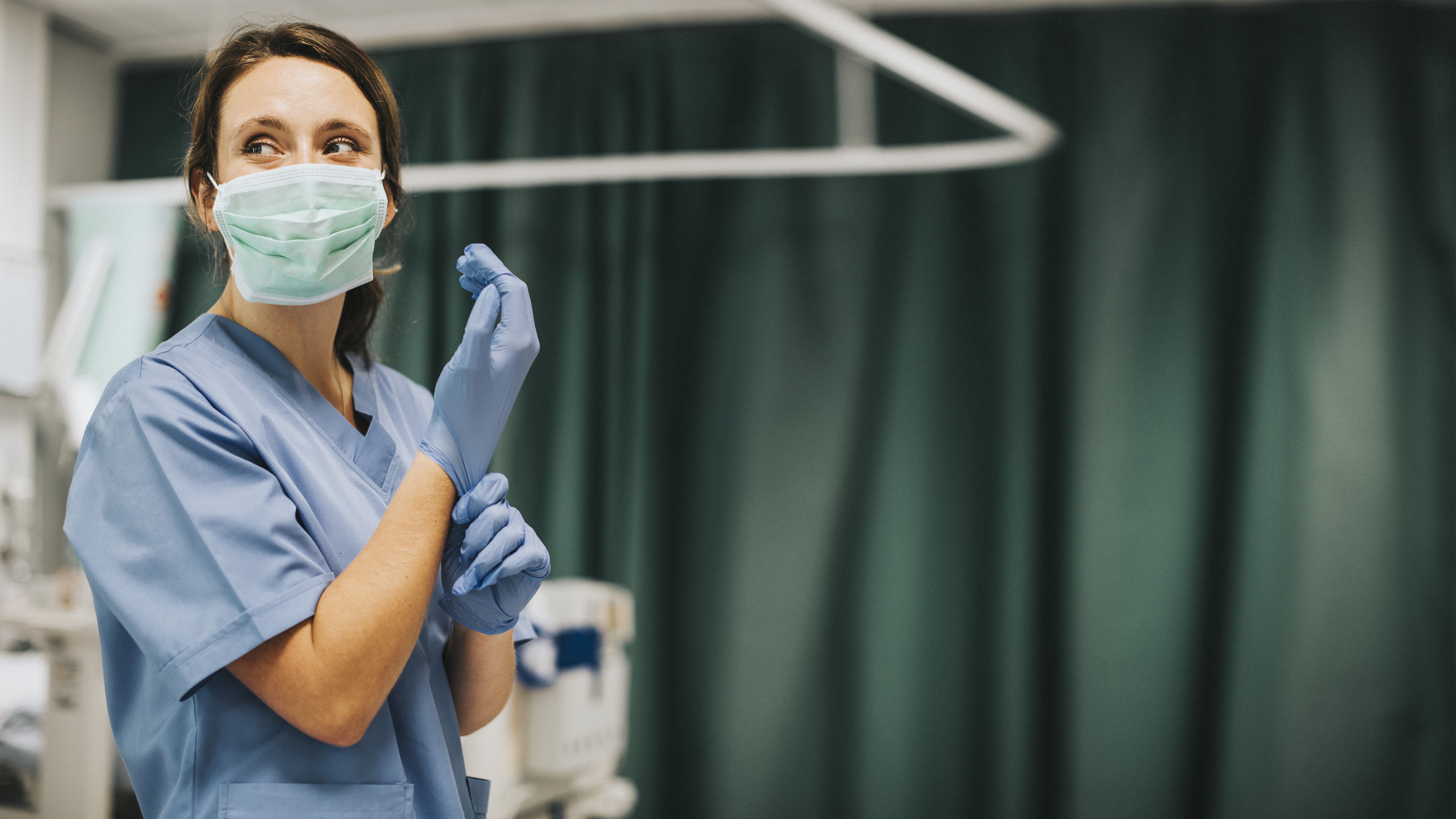 Healthcare workers. Медсестра. Австралийские медсестры. Медсестра фото. Старший медицинский персонал.